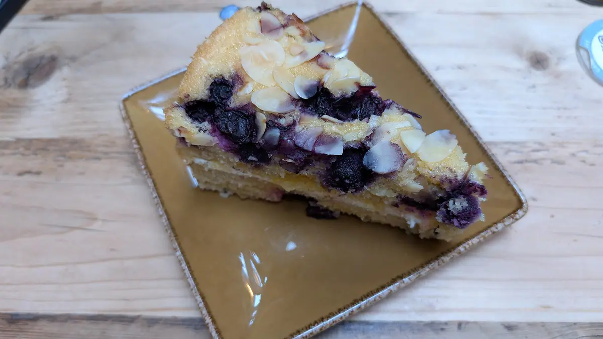 Kyiv Cake Coffee House – cake shop in Taunton town centre